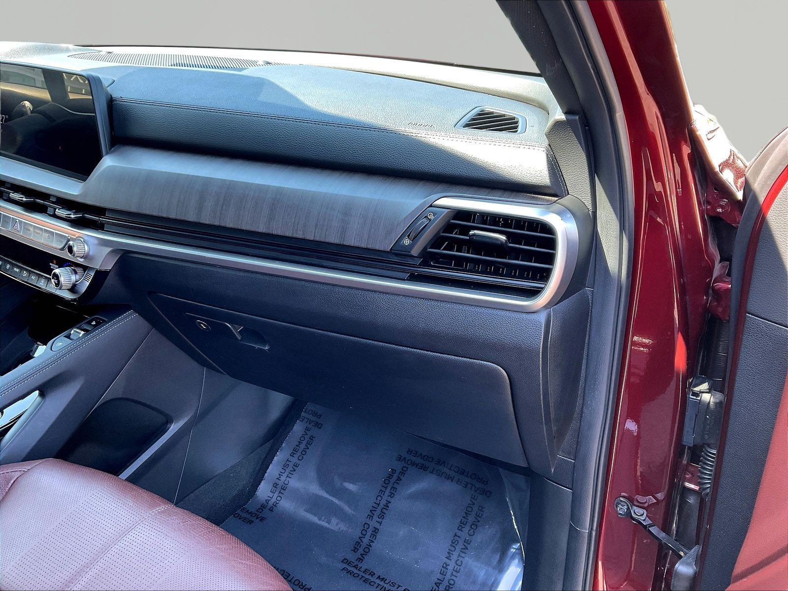 Used 2023 Kia Telluride EX w/ EX Captain's Chair Package AWD/4WD image 26