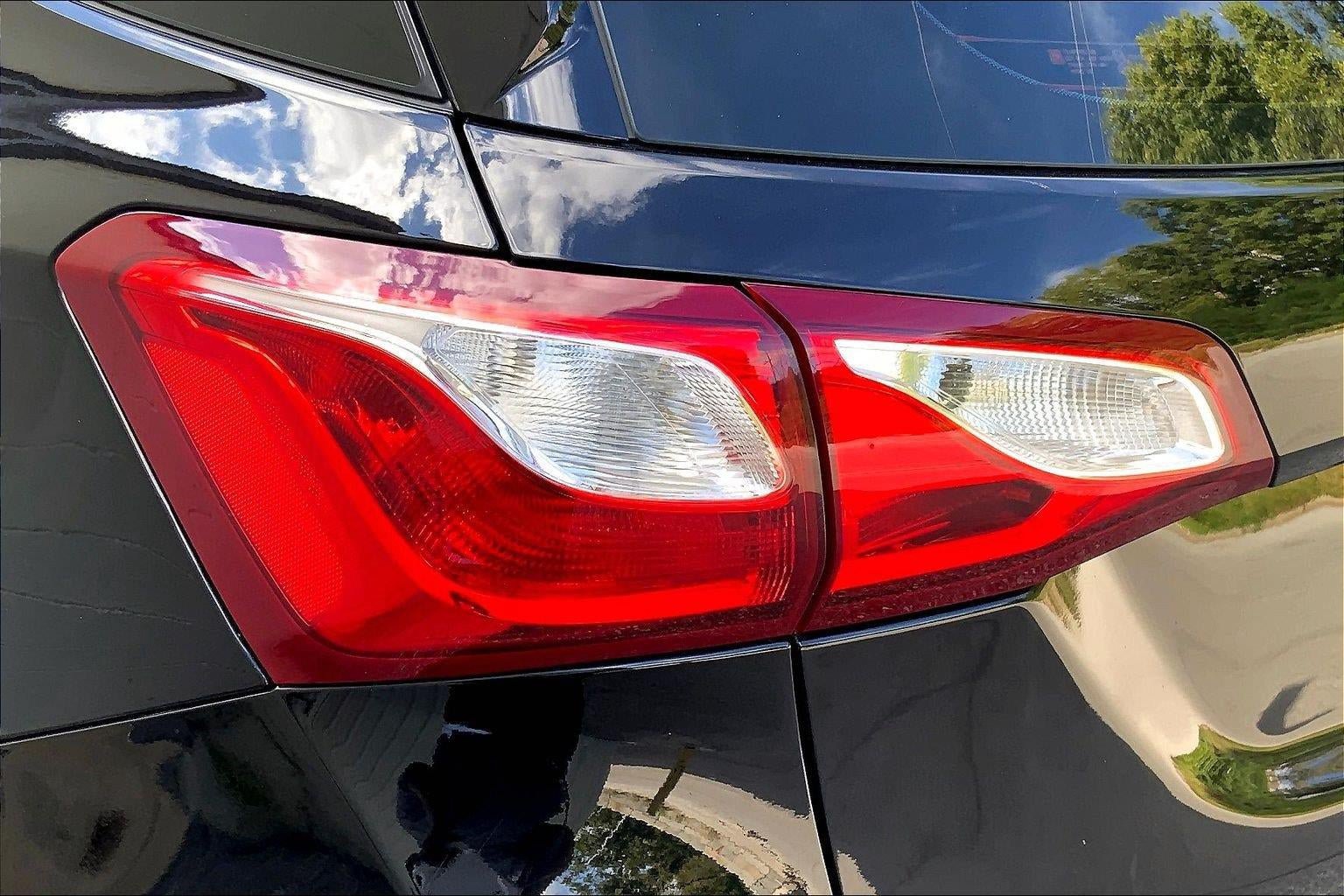 Used 2020 Chevrolet Equinox LS FWD image 28