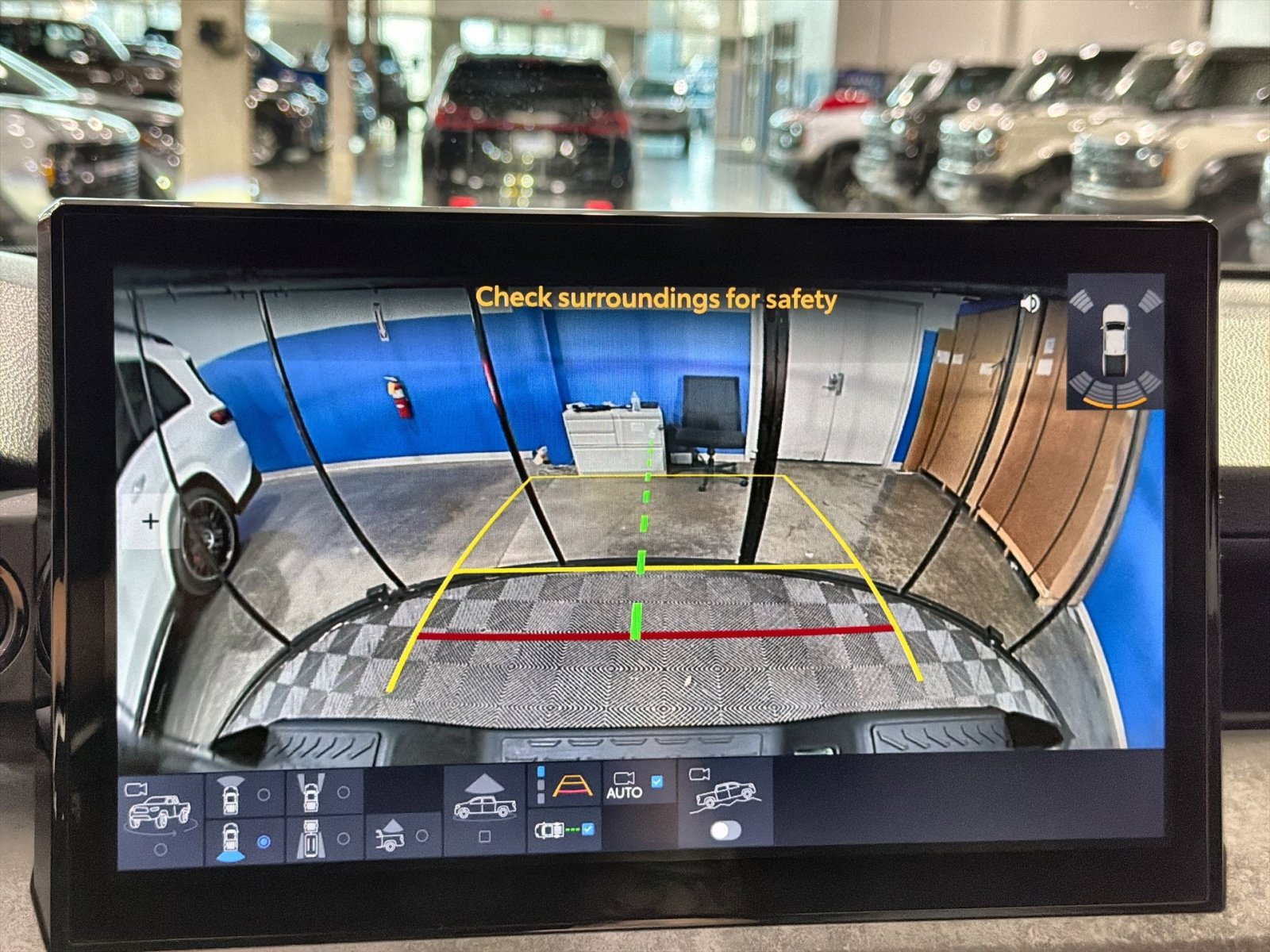 Used 2024 Toyota Tacoma Trailhunter image 36