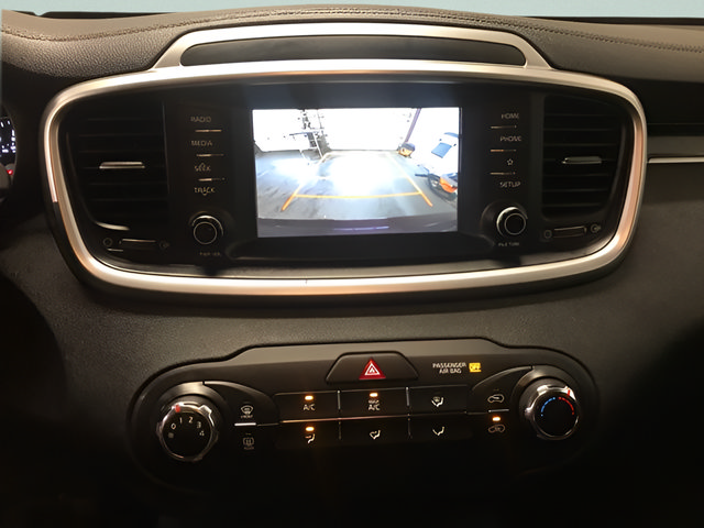 Used 2020 Kia Sorento LX AWD/4WD image 17