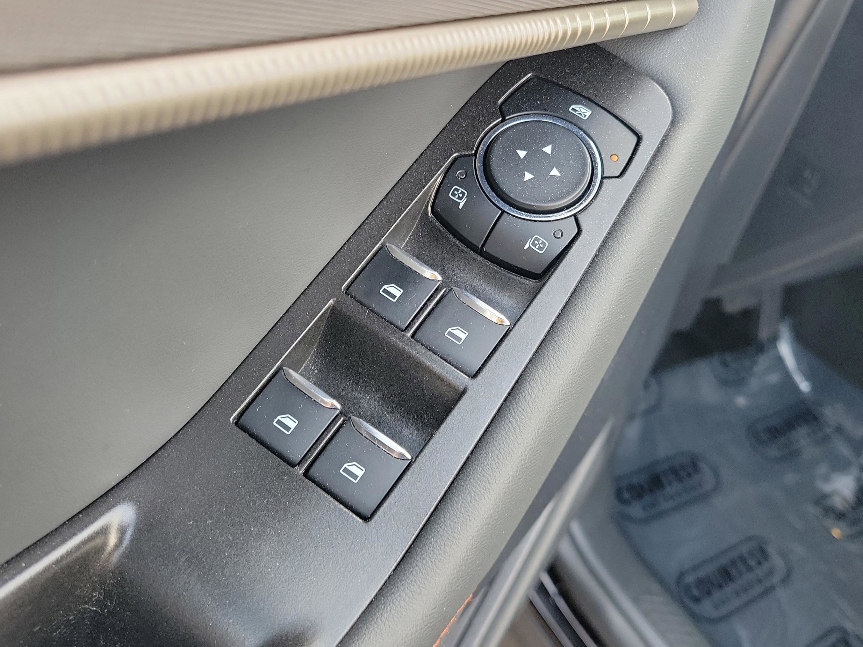 Used 2025 Ford Explorer Active w/ Active Comfort Package image 21