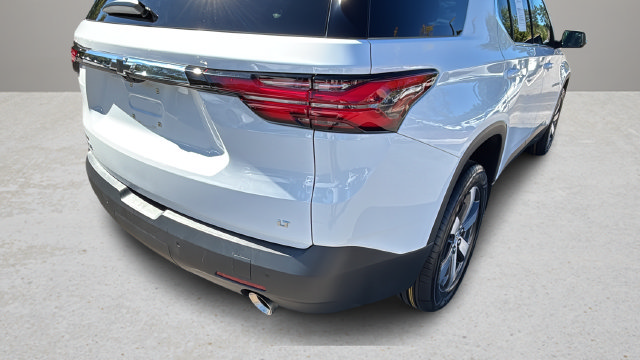 Used 2023 Chevrolet Traverse LT w/ LT Premium Package FWD image 43