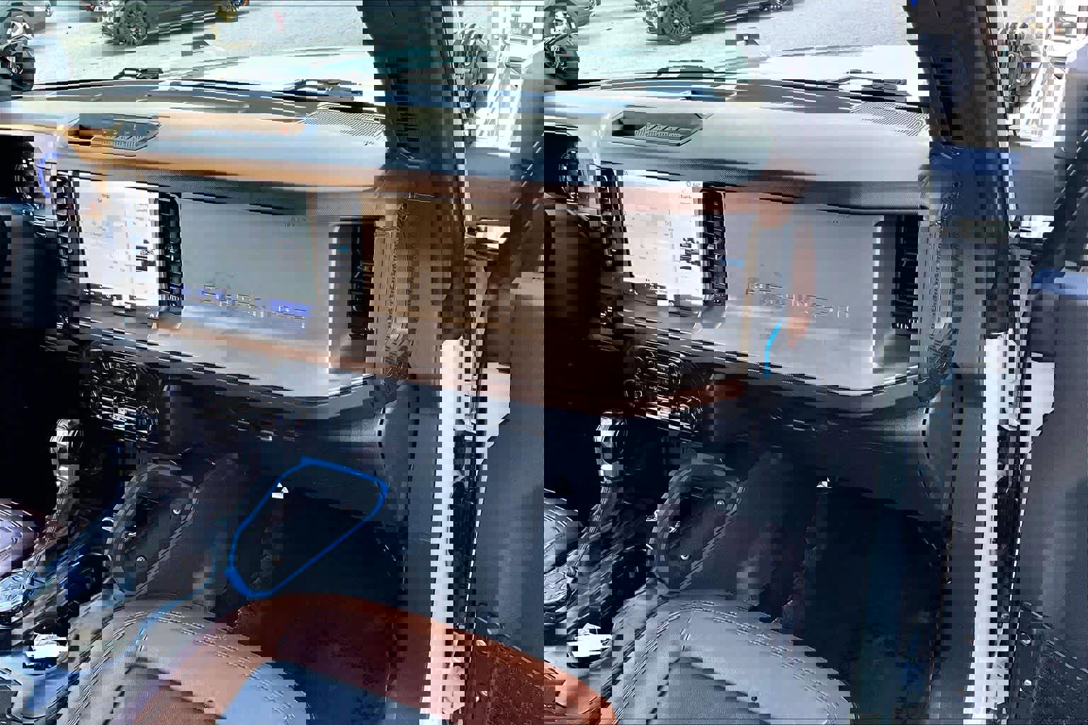 Used 2023 Ford Bronco Outer Banks image 18