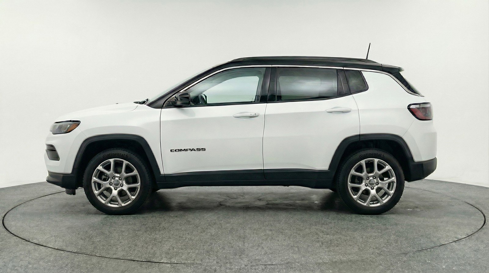 Used 2025 Jeep Compass Limited AWD/4WD image 5