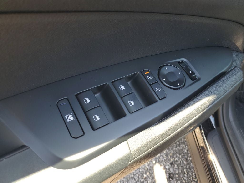 New 2026 Kia Sportage LX w/ LX Convenience Package FWD image 9
