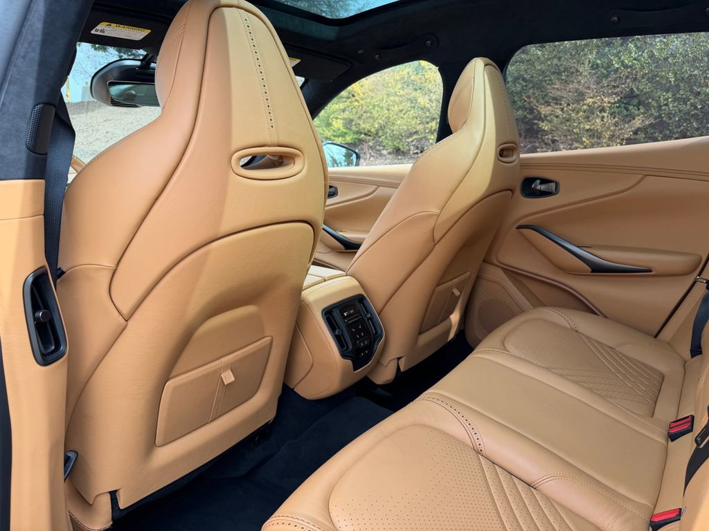 Used 2021 Aston Martin DBX image 38