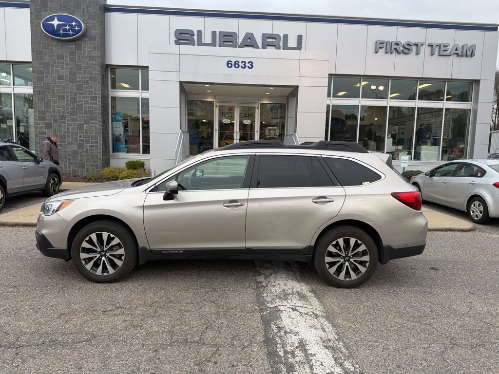 Used 2017 Subaru Outback 2.5i Limited image 2