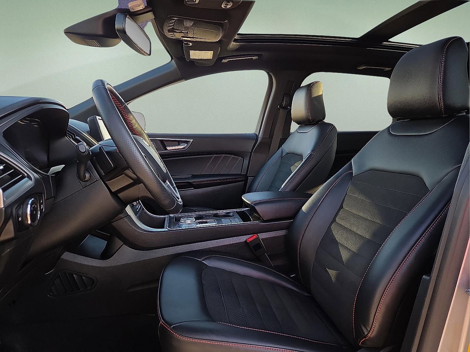 Certified 2024 Ford Edge ST-Line w/ Class II Trailer Tow Package AWD/4WD image 14