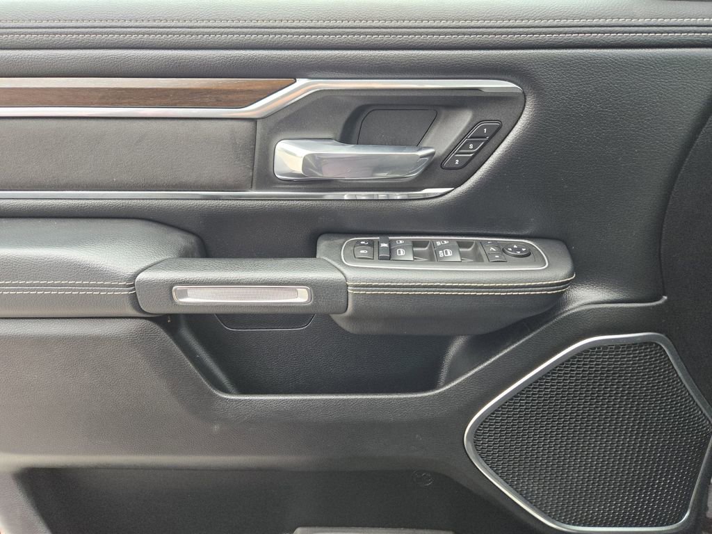 Used 2021 RAM 1500 Laramie AWD/4WD image 18