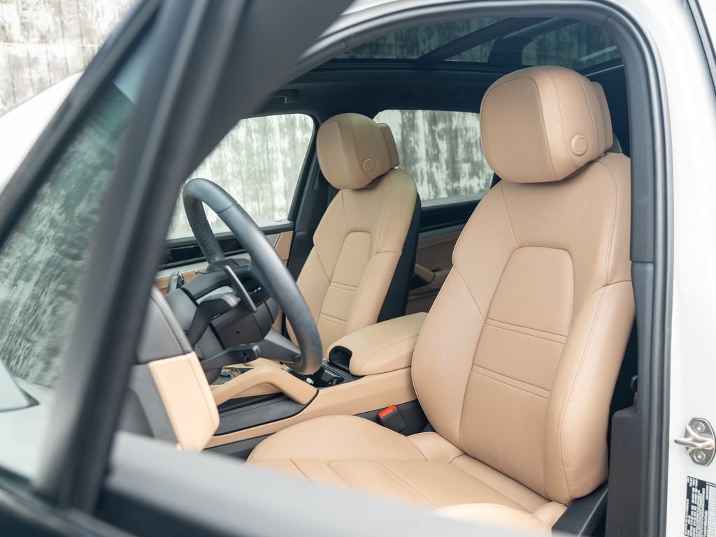 Used 2024 Porsche Cayenne AWD/4WD image 20