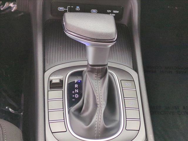 Used 2025 Hyundai Kona SE image 12
