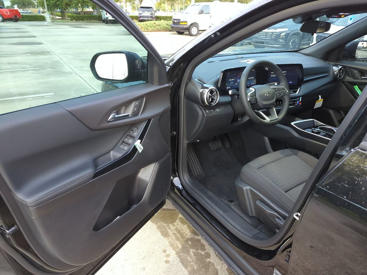New 2027 Chevrolet Equinox LT w/ Midnight Edition FWD image 6