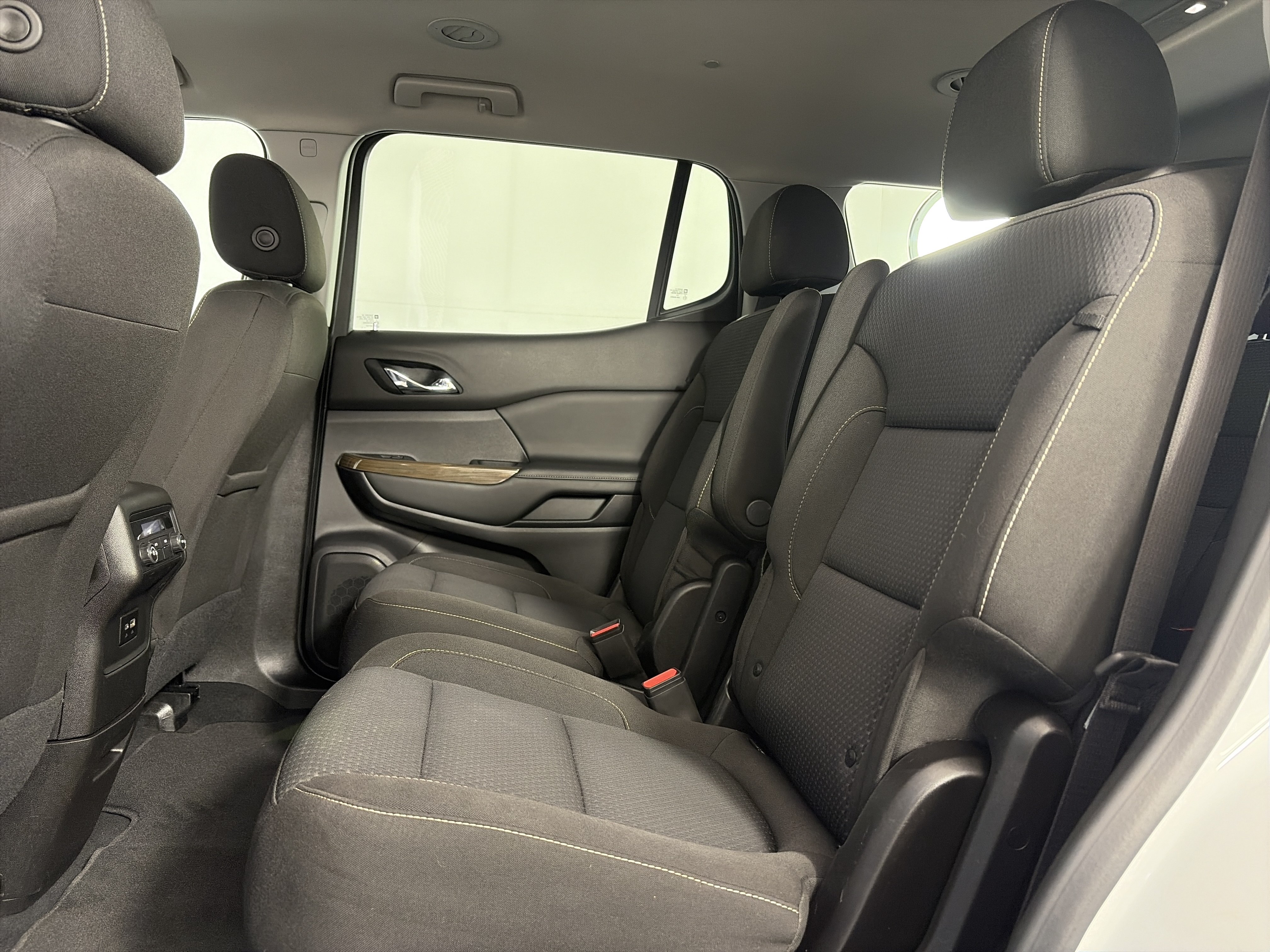 Certified 2023 GMC Acadia SLE FWD image 9