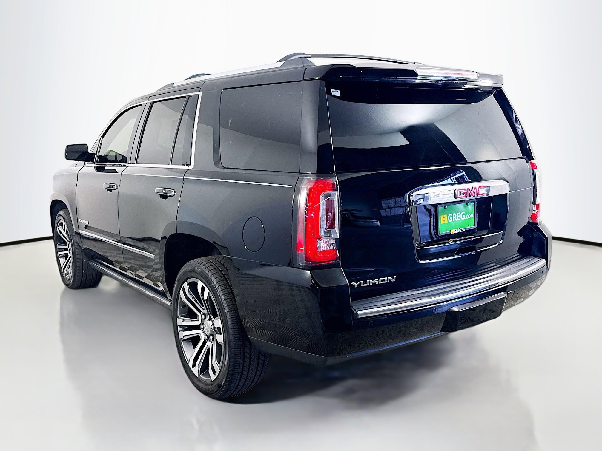 Used 2017 GMC Yukon Denali w/ Open Road Package image 7