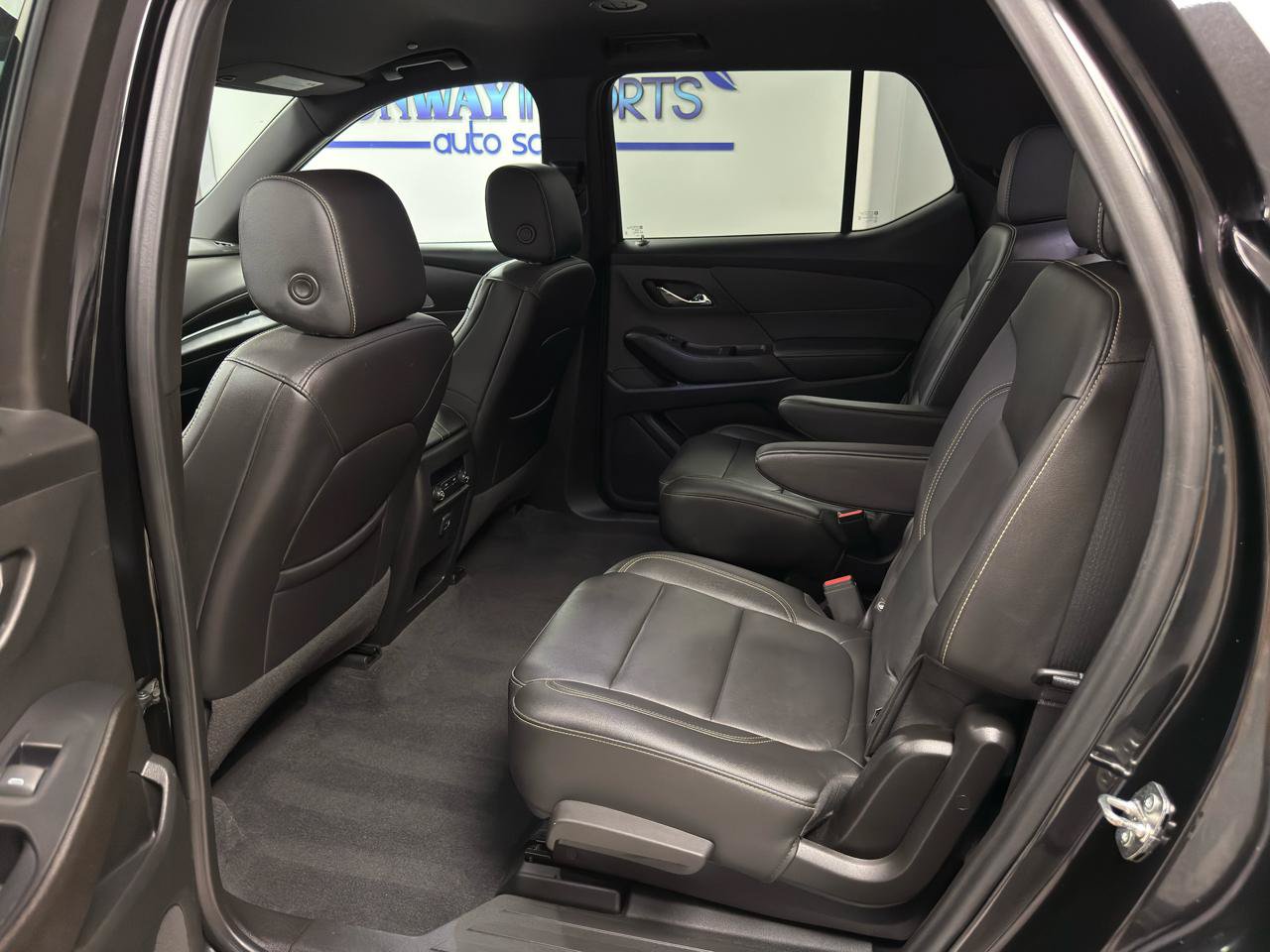 Used 2022 Chevrolet Traverse LT w/ LPO, Floor Liner Package AWD/4WD image 32