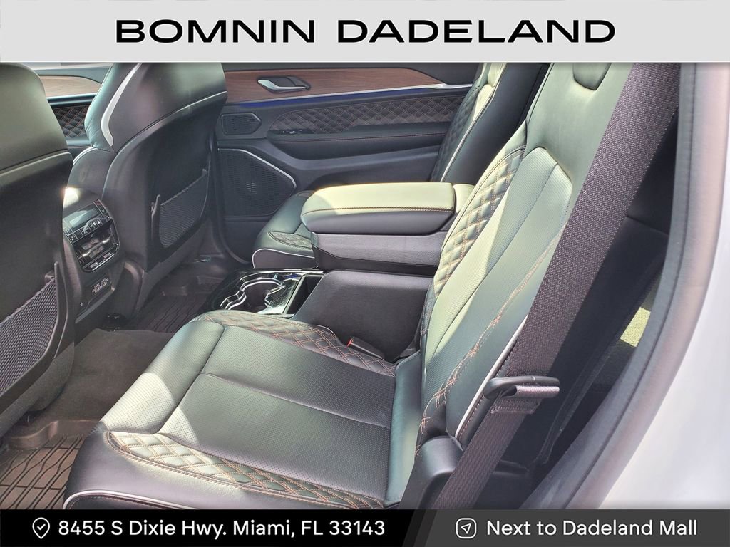 Used 2025 Jeep Grand Cherokee L Summit image 12