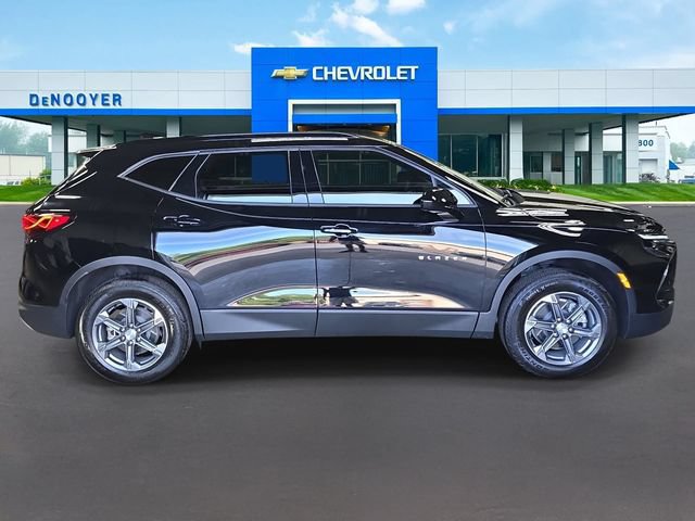 New 2025 Chevrolet Blazer LT w/ Convenience Package FWD image 7