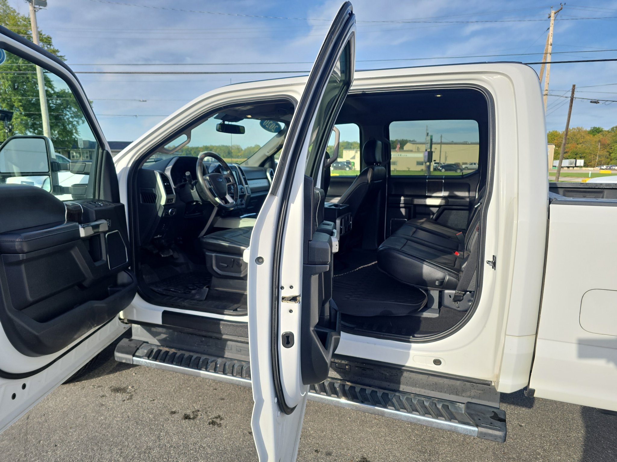 Used 2020 Ford F350 Lariat w/ Lariat Value Package AWD/4WD image 13