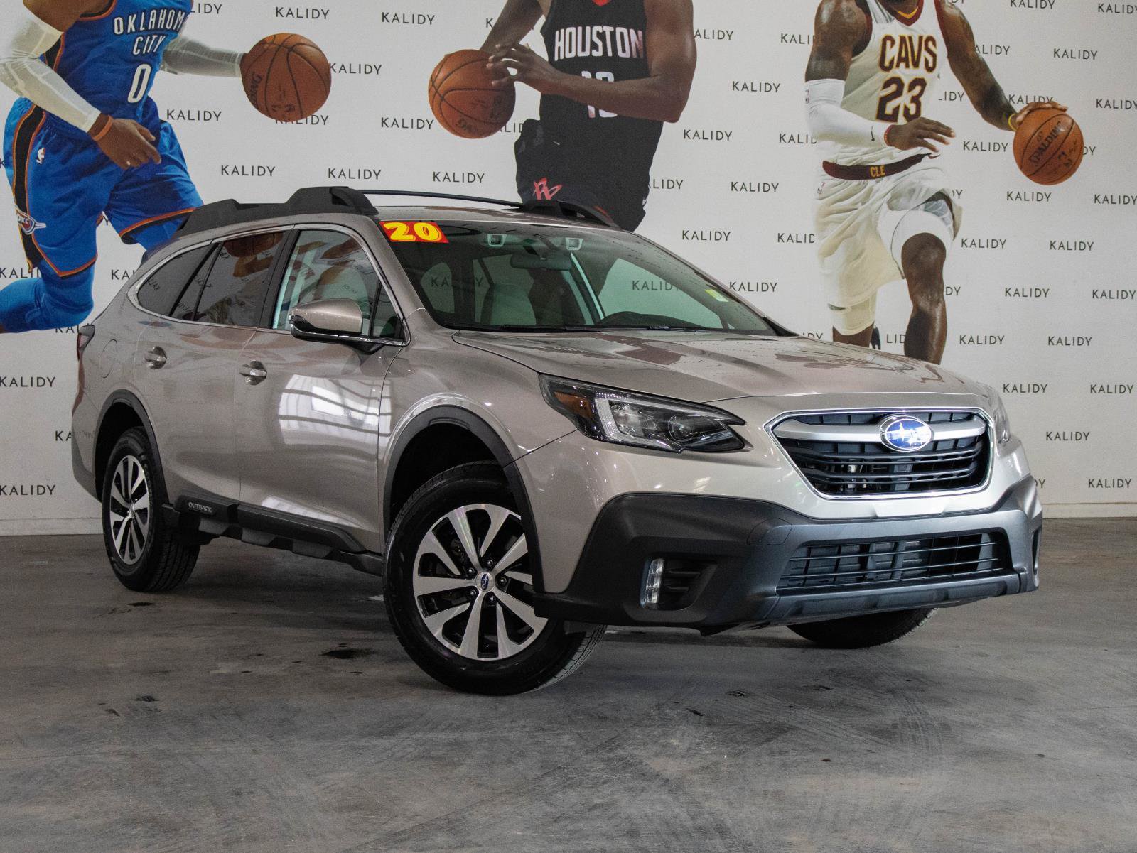 Used 2020 Subaru Outback Premium image 2