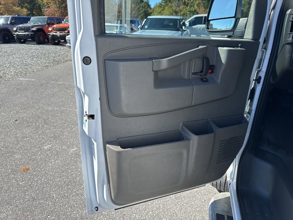 Used 2023 GMC Savana 2500 w/ Driver Convenience Package RWD image 18