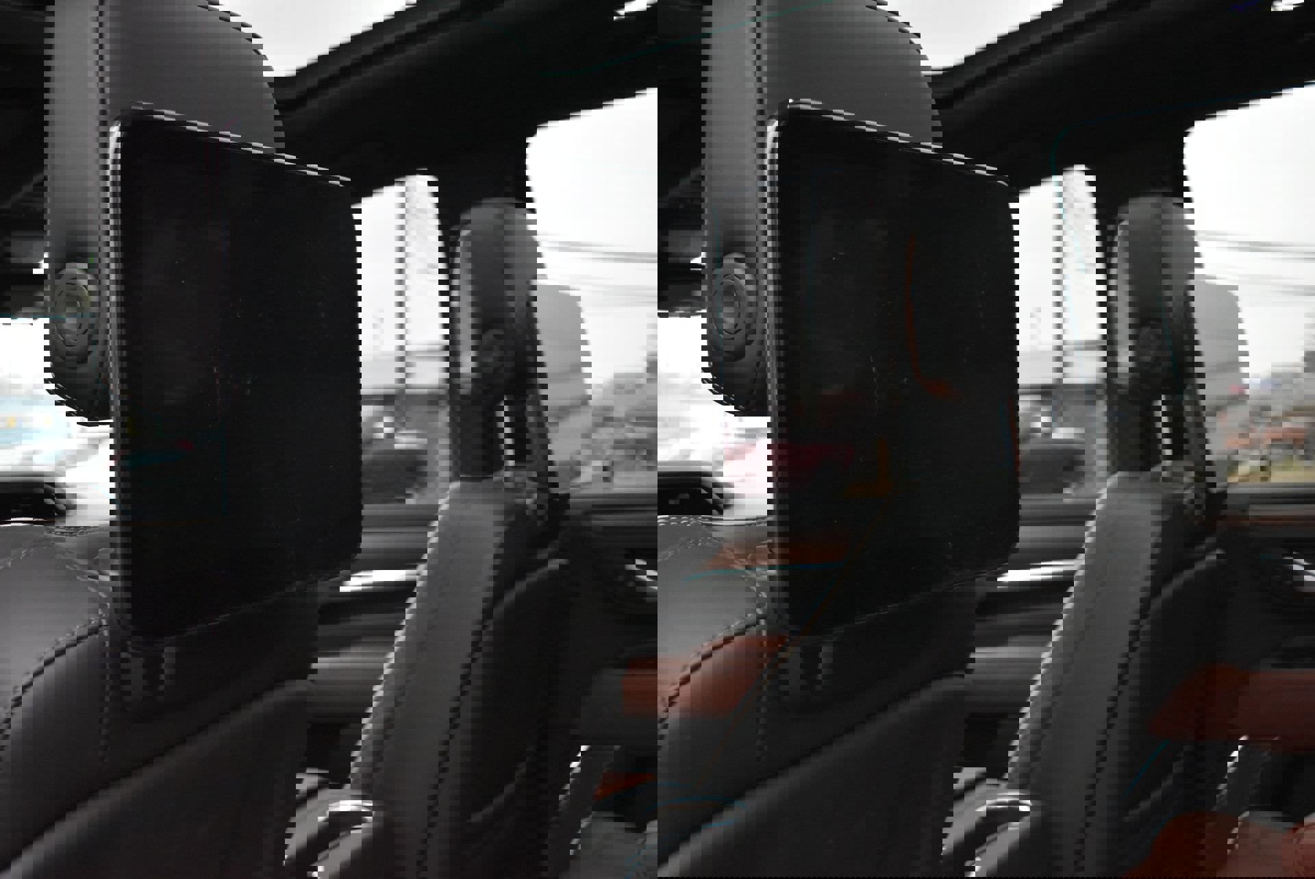 Used 2024 GMC Yukon XL Denali Ultimate image 16