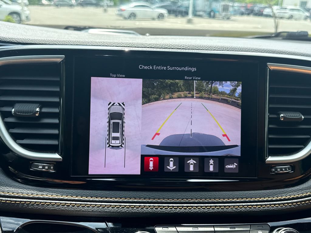 Used 2022 Chrysler Pacifica Pinnacle FWD image 25