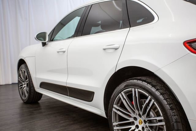 Used 2015 Porsche Macan Turbo image 32