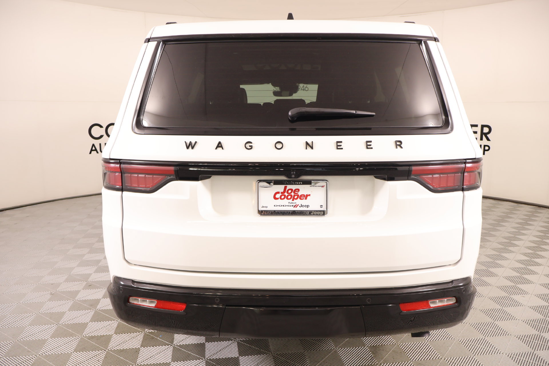 Used 2024 Jeep Wagoneer Series II RWD image 25
