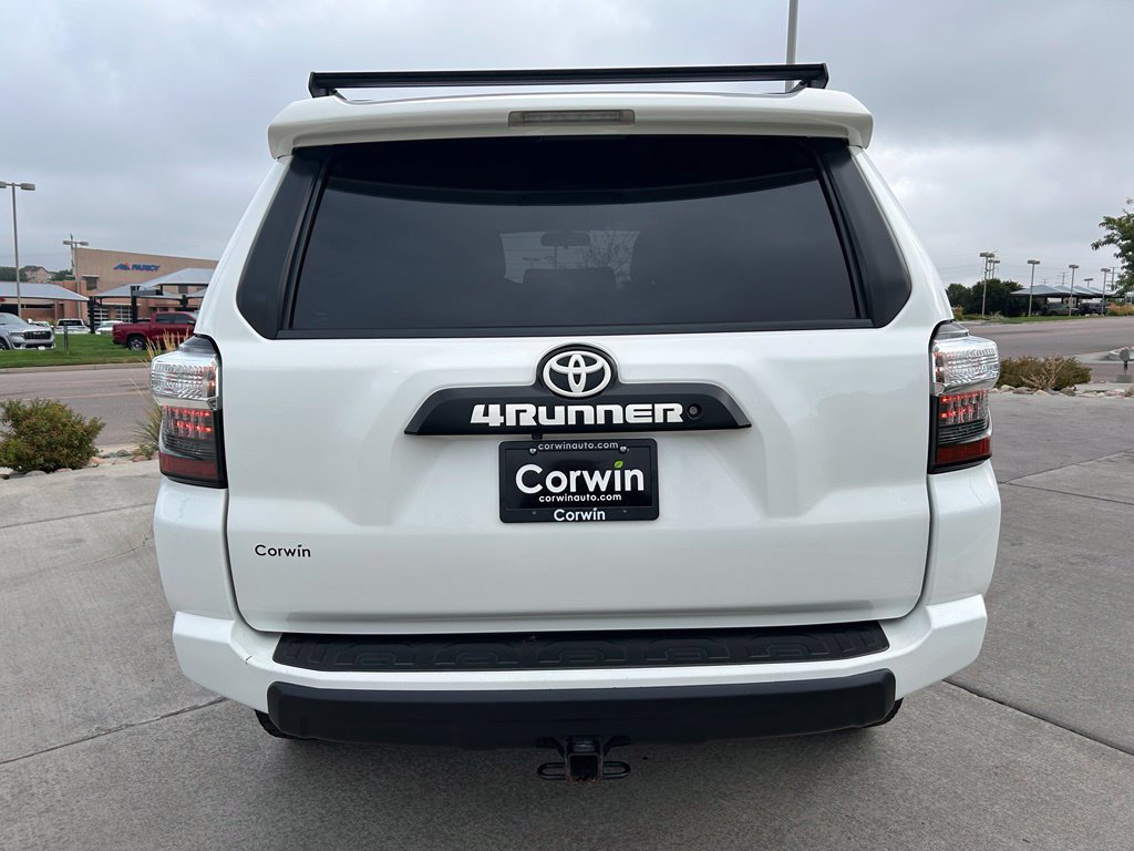 Used 2018 Toyota 4Runner TRD Off-Road Premium AWD/4WD image 7