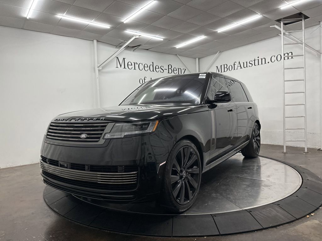 Used 2023 Land Rover Range Rover SV image 3