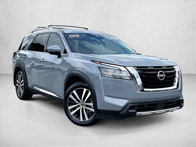 Used 2024 Nissan Pathfinder Platinum AWD/4WD image 12
