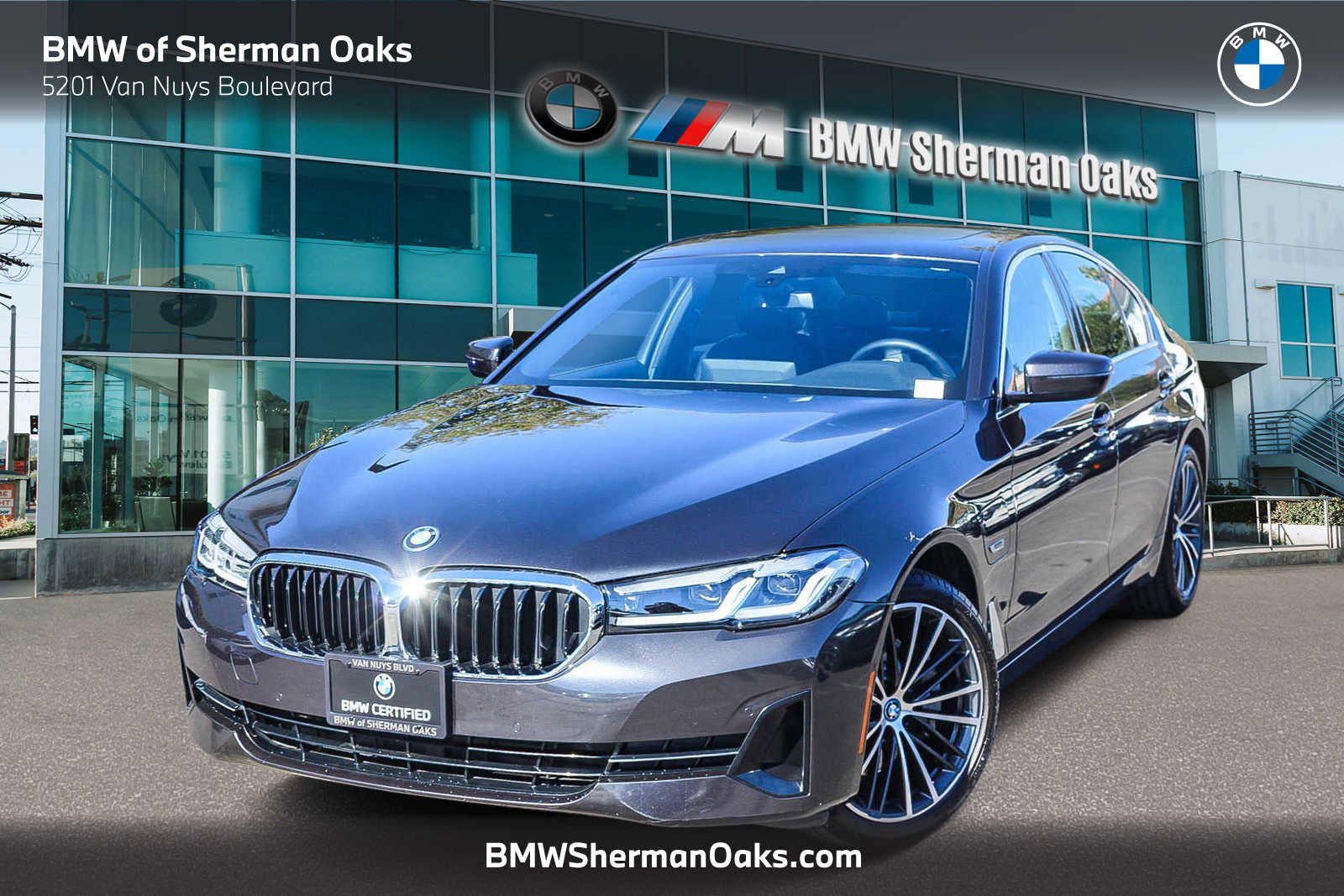 Certified 2023 BMW 530e w/ Convenience Package image 1