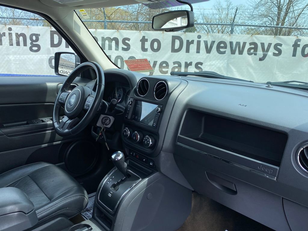 Used 2017 Jeep Patriot Sport AWD/4WD image 18