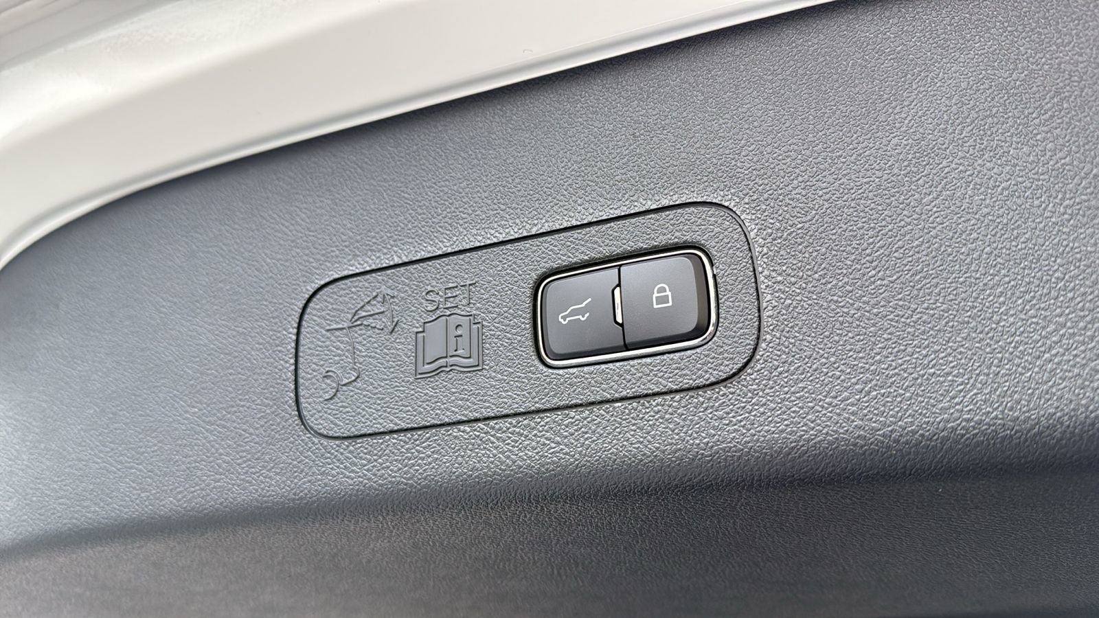 New 2026 Lincoln Aviator AWD image 15