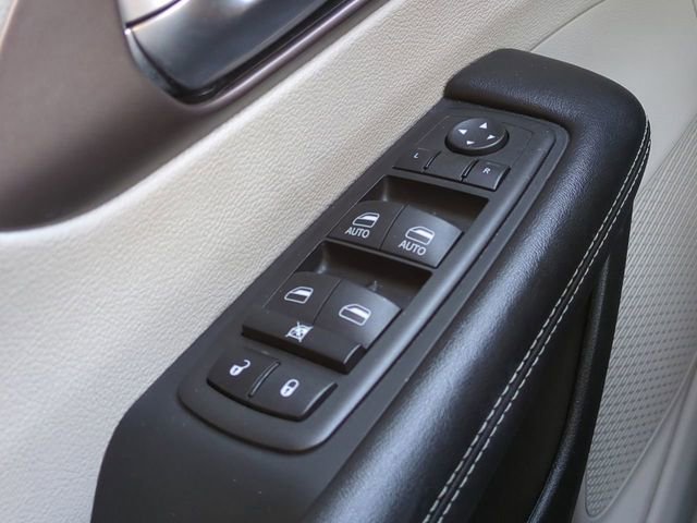 Used 2023 Chrysler Voyager LX image 22