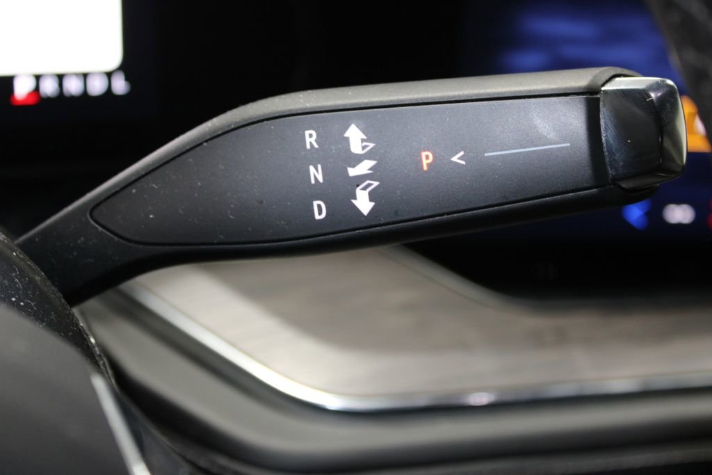 Used 2025 Chevrolet Suburban Z71 image 18