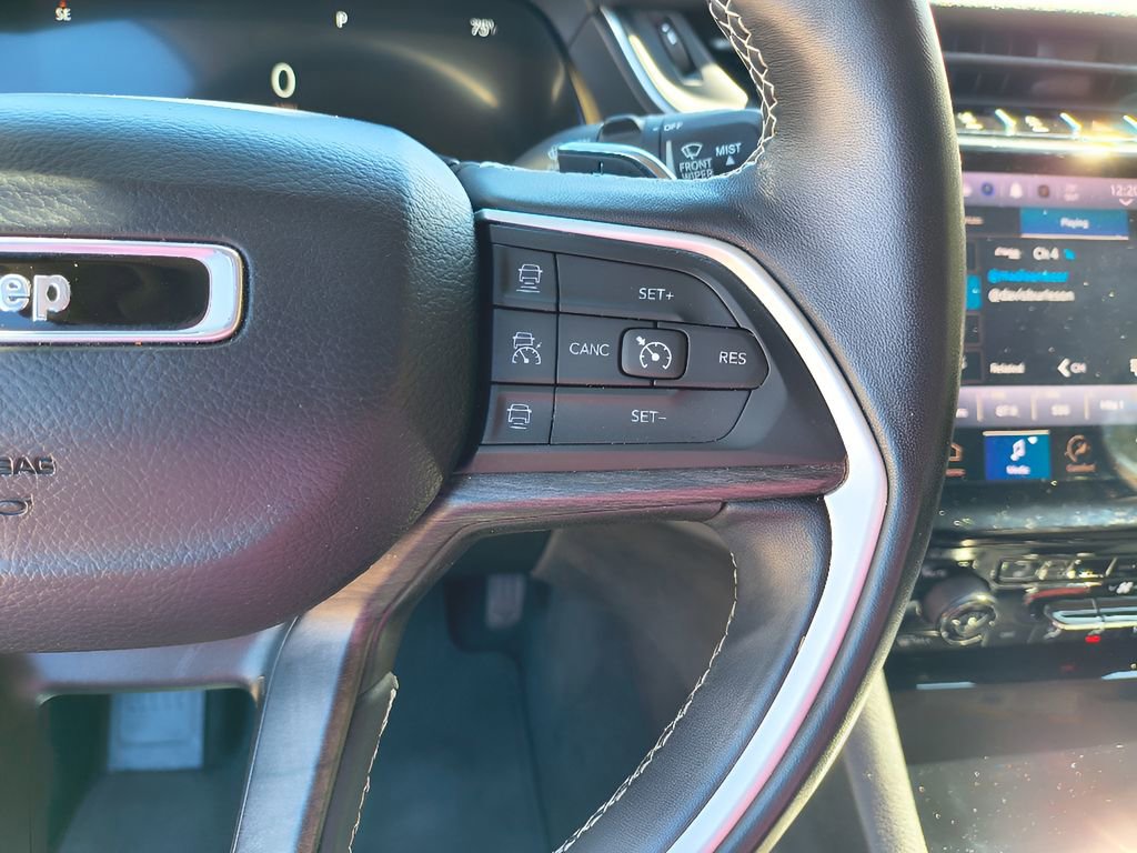 Used 2022 Jeep Grand Cherokee Limited image 21