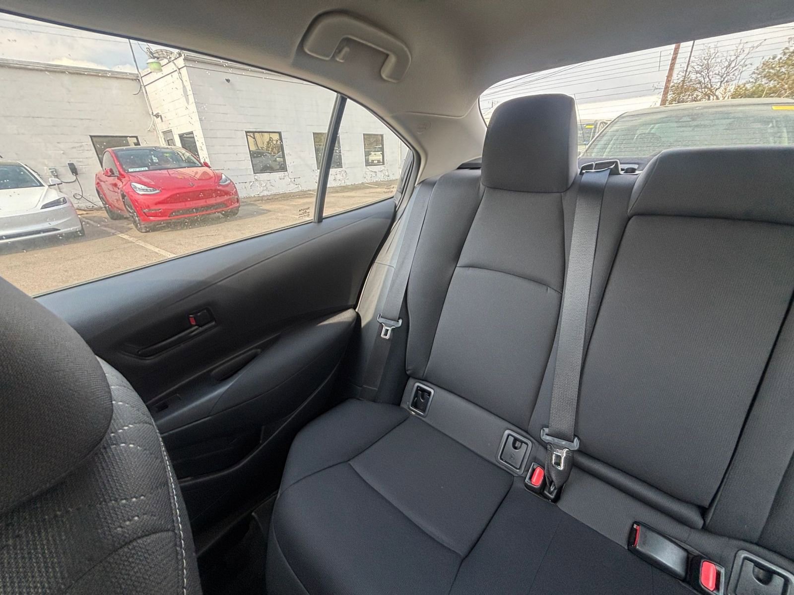 Used 2025 Toyota Corolla LE image 39