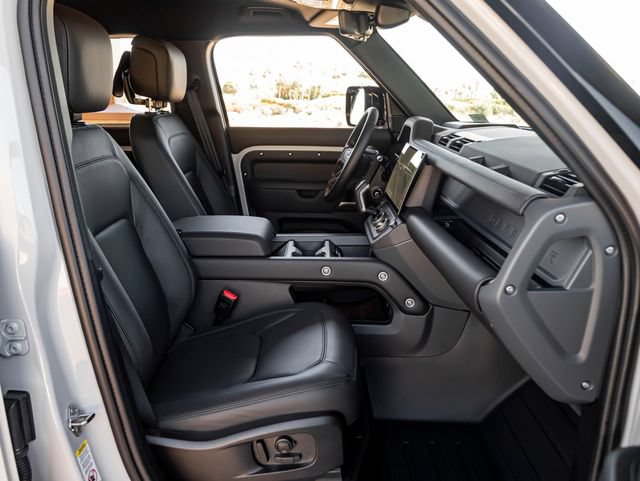 New 2026 Land Rover Defender 110 X-Dynamic SE AWD/4WD image 30