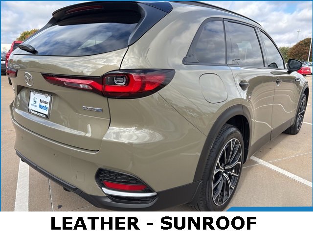 Used 2025 MAZDA CX-70 Plug-In Hybrid w/ Premium Pkg image 3