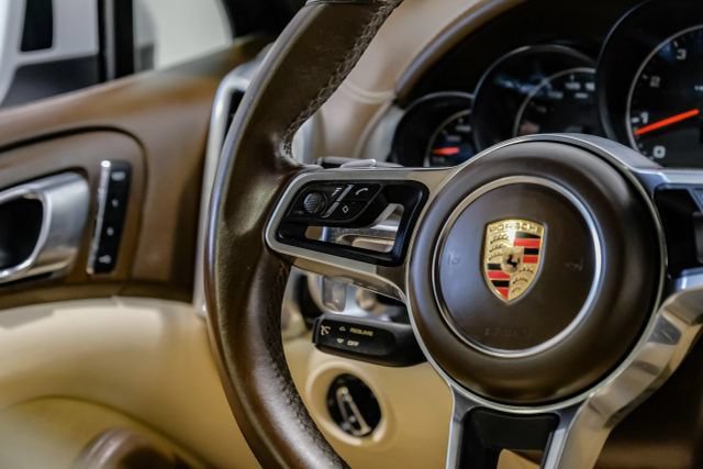Used 2017 Porsche Cayenne AWD/4WD image 25