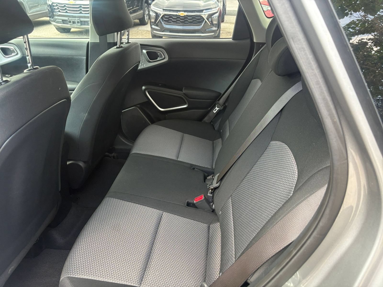 Used 2025 Kia Soul LX w/ LX Technology Package FWD image 20
