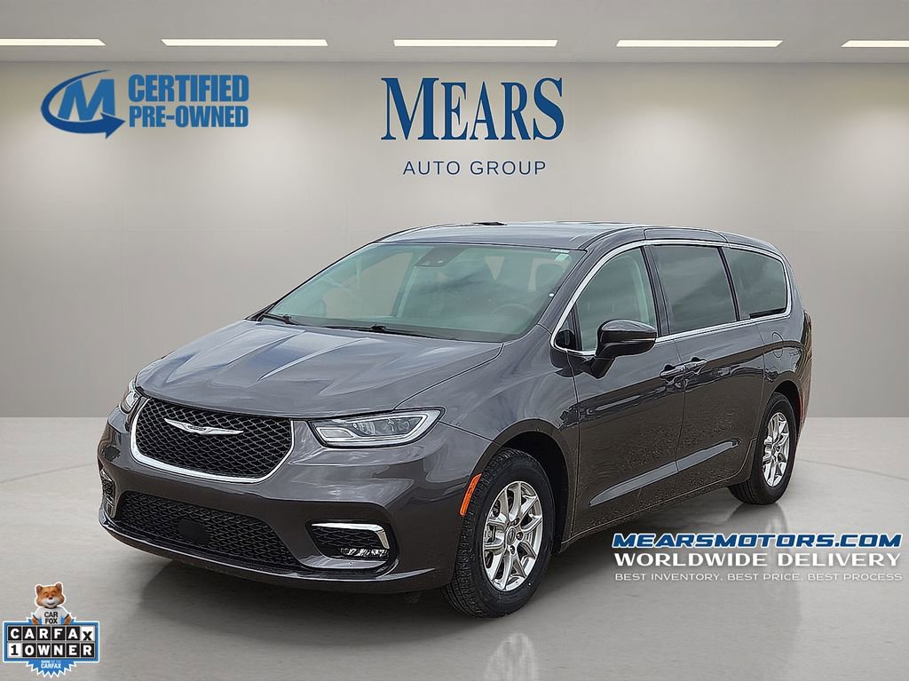 Used 2023 Chrysler Pacifica Touring-L FWD image 1