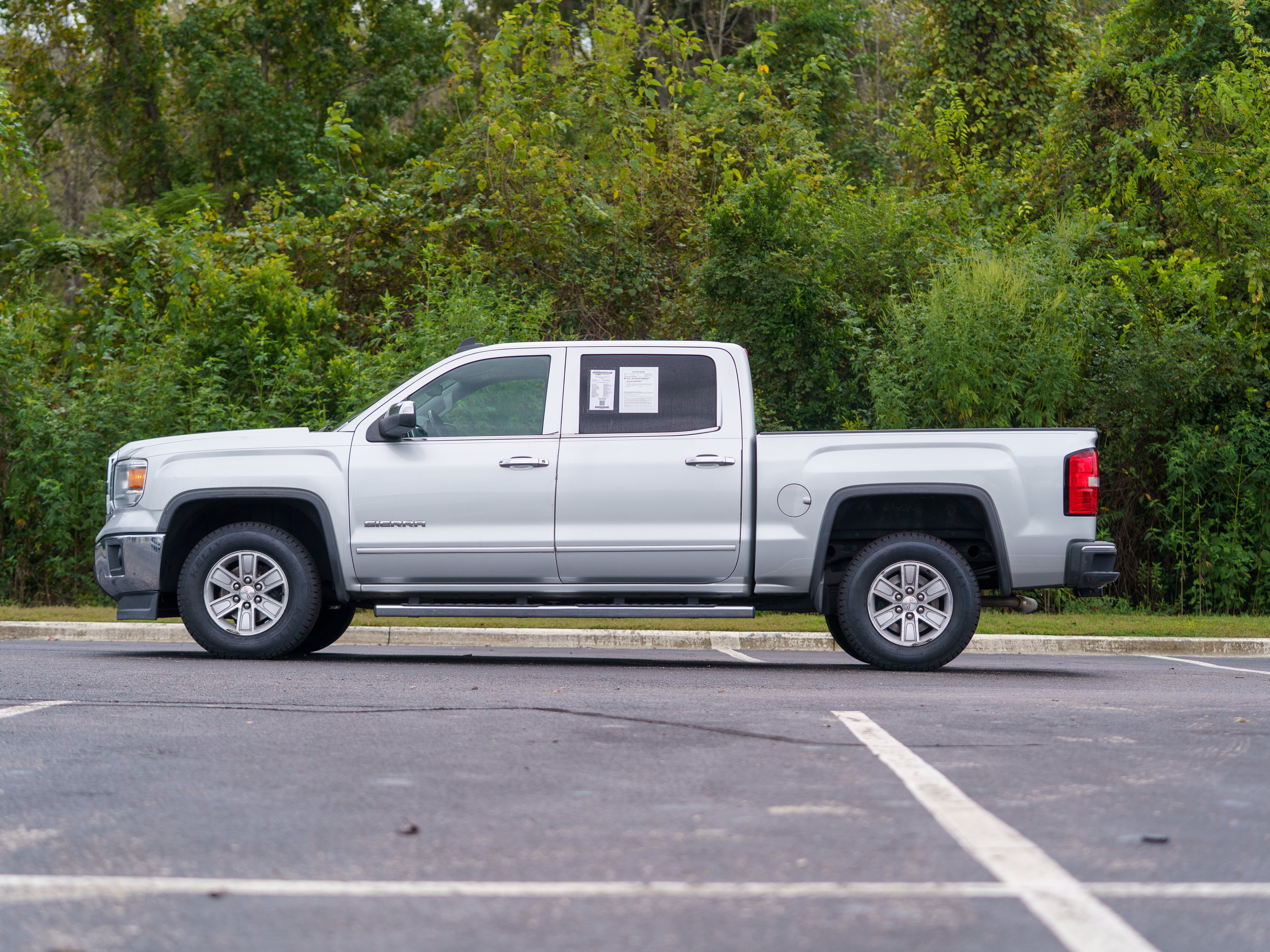 Used 2015 GMC Sierra 1500 SLE w/ SLE Value Package RWD image 5