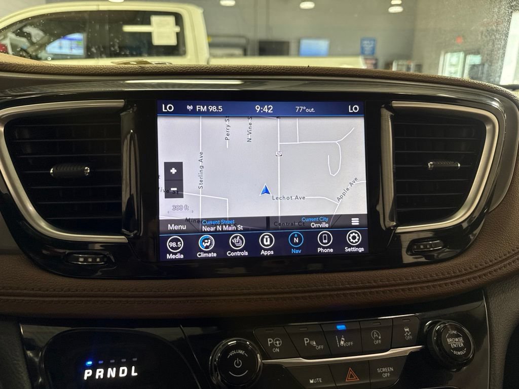 Used 2019 Chrysler Pacifica Limited w/ Advanced Safetytec Group FWD image 19