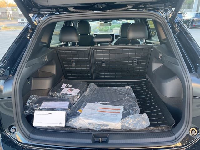 New 2026 Volkswagen Tiguan SE R-Line image 25