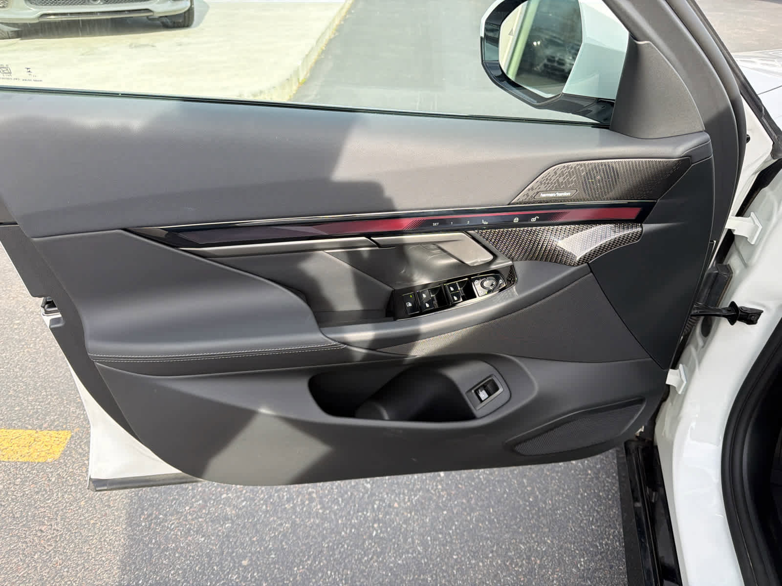 Certified 2026 BMW 550e xDrive AWD/4WD image 35