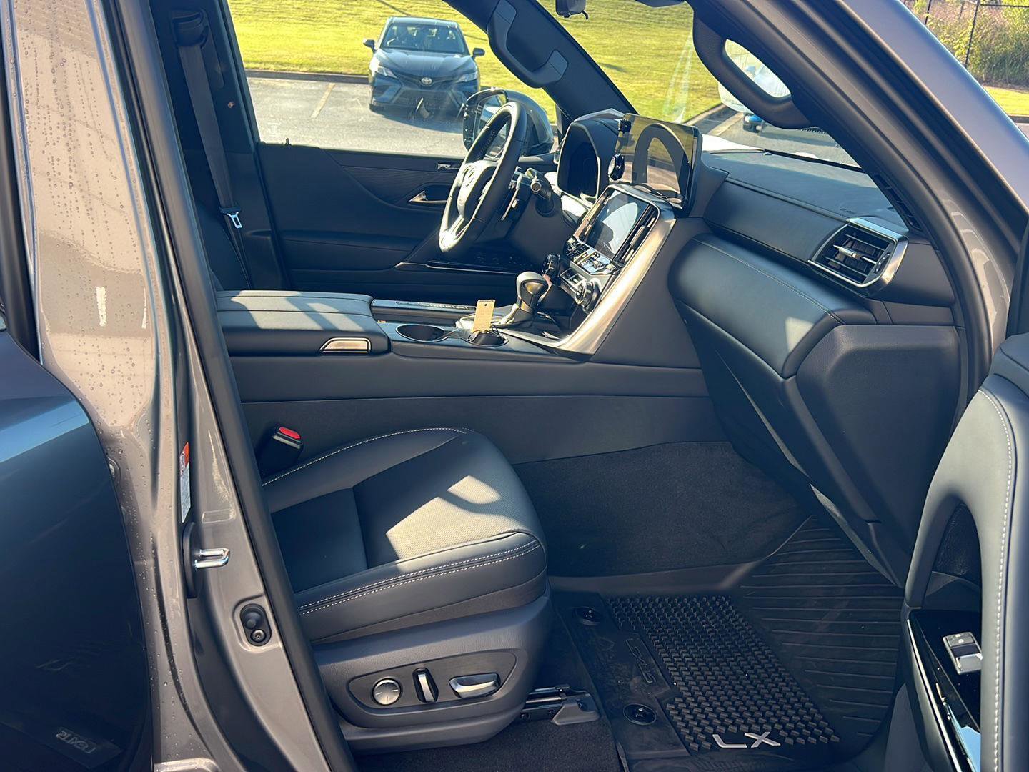 New 2026 Lexus LX 600 4WD w/ Luxury Package image 14