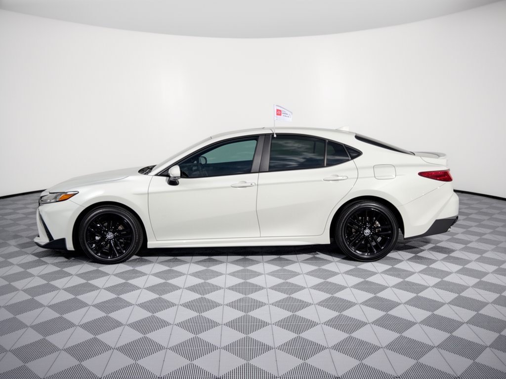Used 2025 Toyota Camry SE w/ Convenience Package FWD image 2