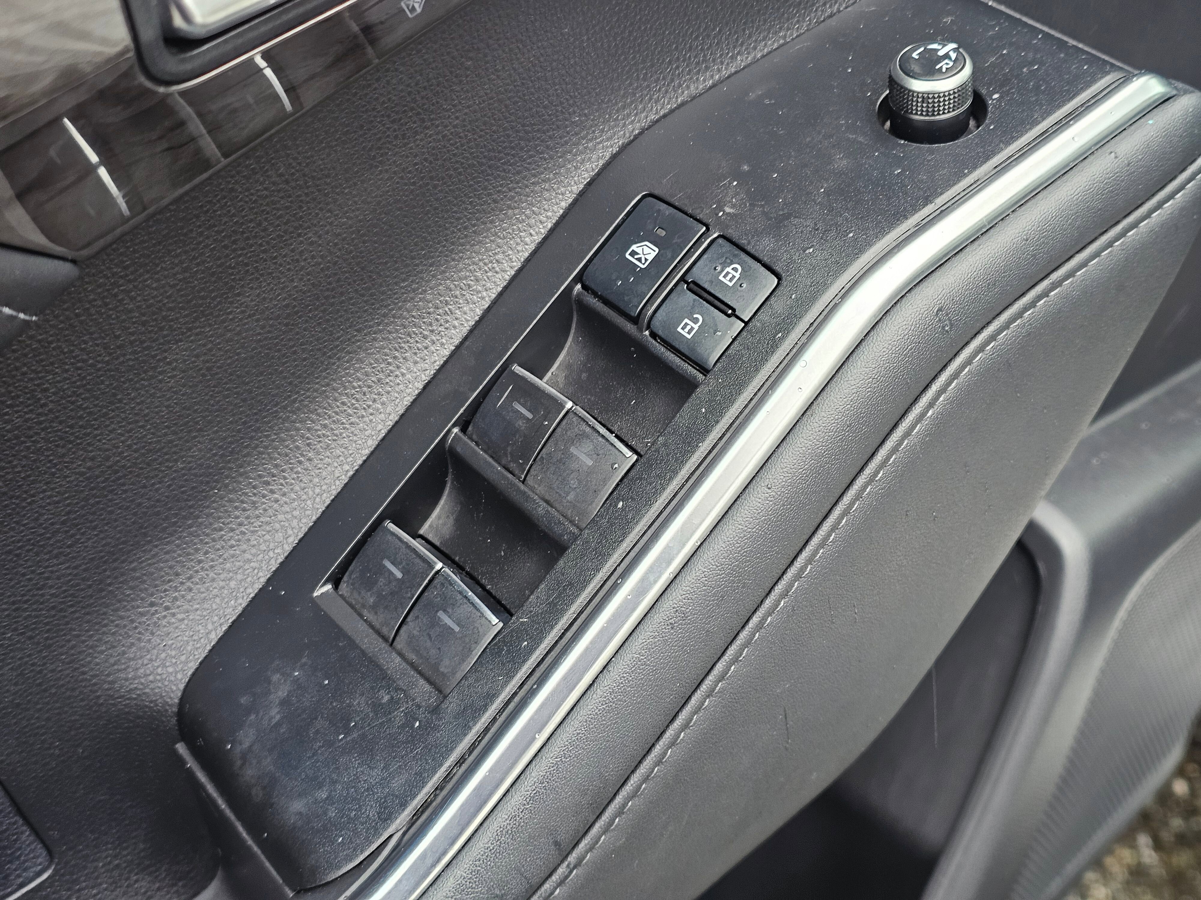 Used 2021 Toyota Highlander Platinum AWD/4WD image 25